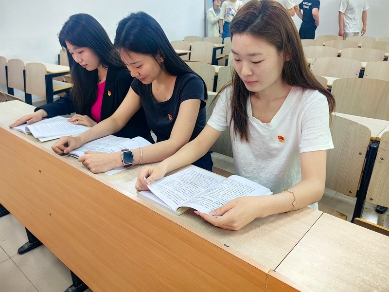 必赢电子游戏平台学生第七党支部开展讨论“本学期入党积极分子参训事宜”专题会